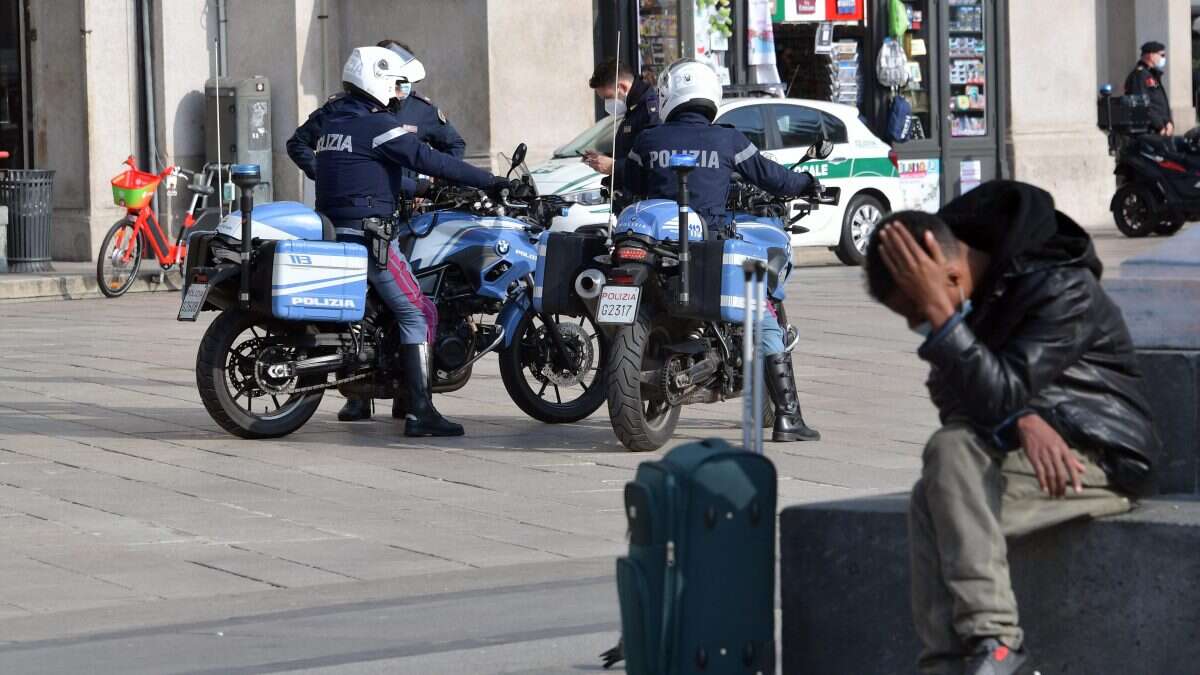 Presidio palestinese e fiaccolata per Israele oggi a Milano, si temono scontri: scatta la zona rossa