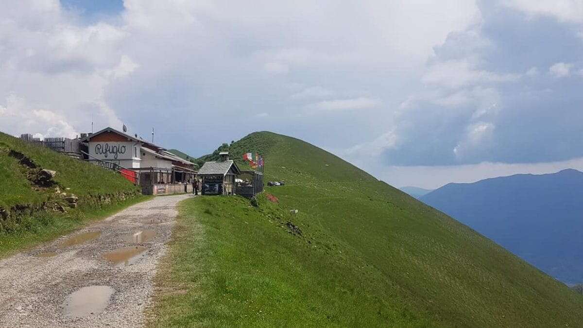 Precipita con il parapendio sul monte Tremezzo per decine di metri, morto 57enne