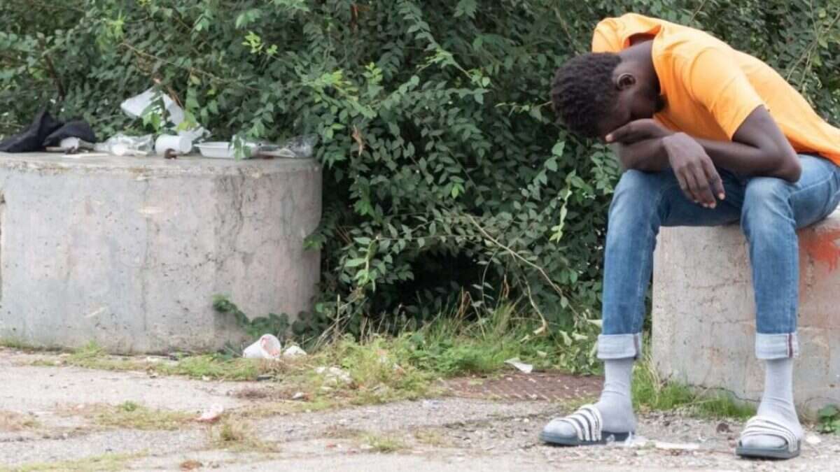 Migranti intossicati in un centro di accoglienza, il sindaco: “Quel posto è peggio dell’inferno”