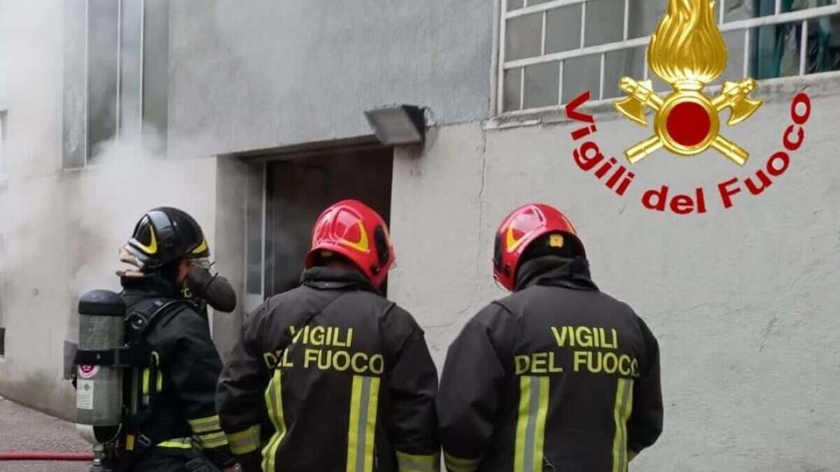 Evacuate 50 persone da un ufficio di Milano: diffuso nell'aria un gas non identificato