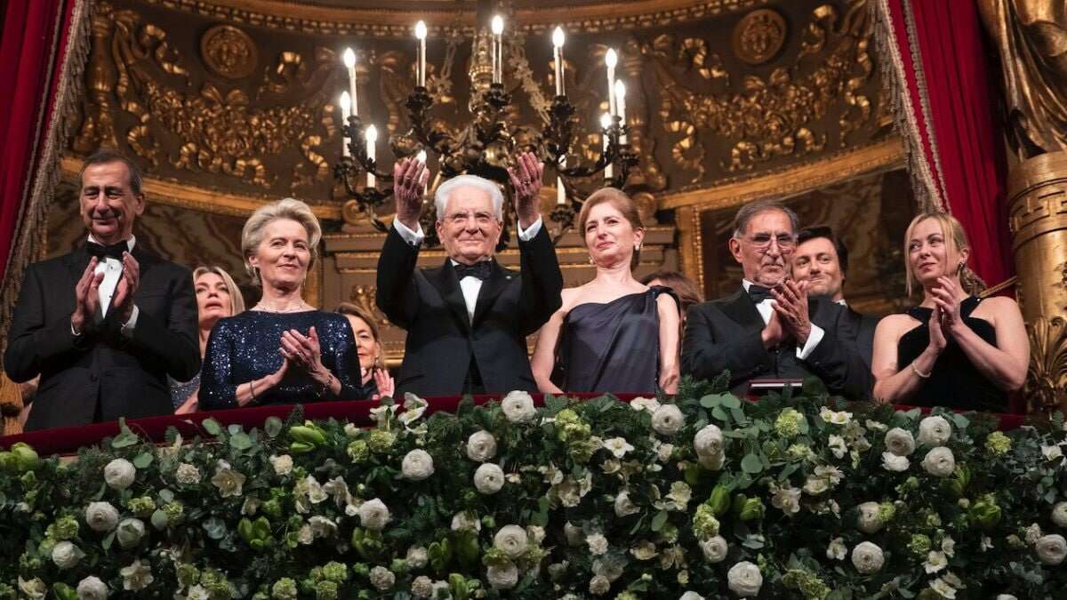 Perché Mattarella e Meloni quest'anno saranno assenti alla Prima della Scala (non accadeva dal 2017)