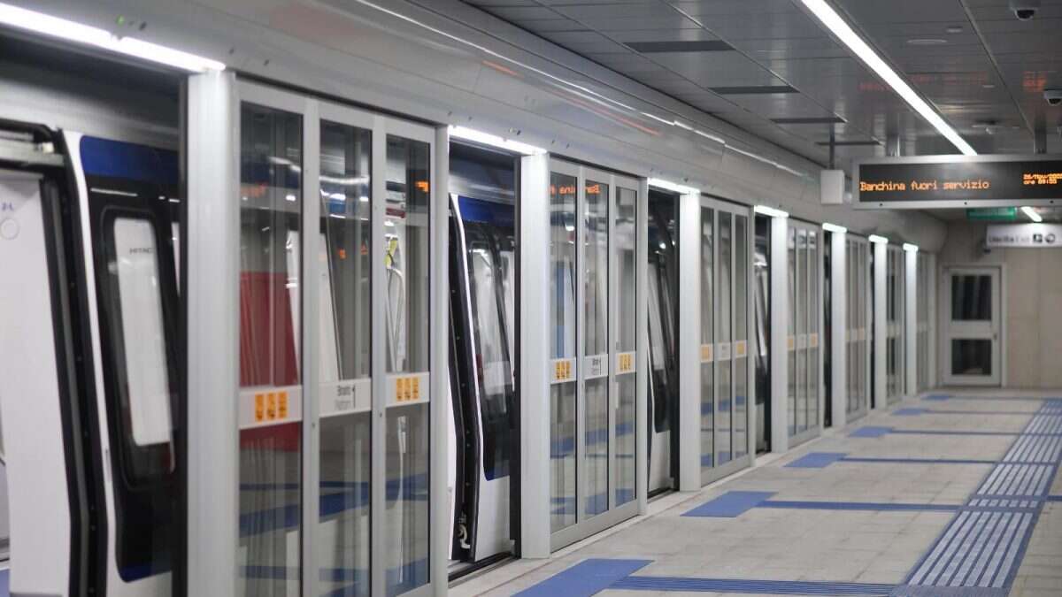 La metropolitana M4 blu di Milano aprirà ufficialmente a dicembre 2024: costi extra per 140 milioni