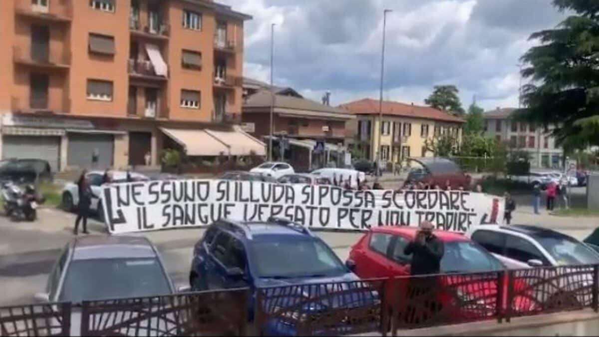 Neonazisti di Do.ra. irrompono alla festa del 25 aprile ad Azzate, Anpi: 