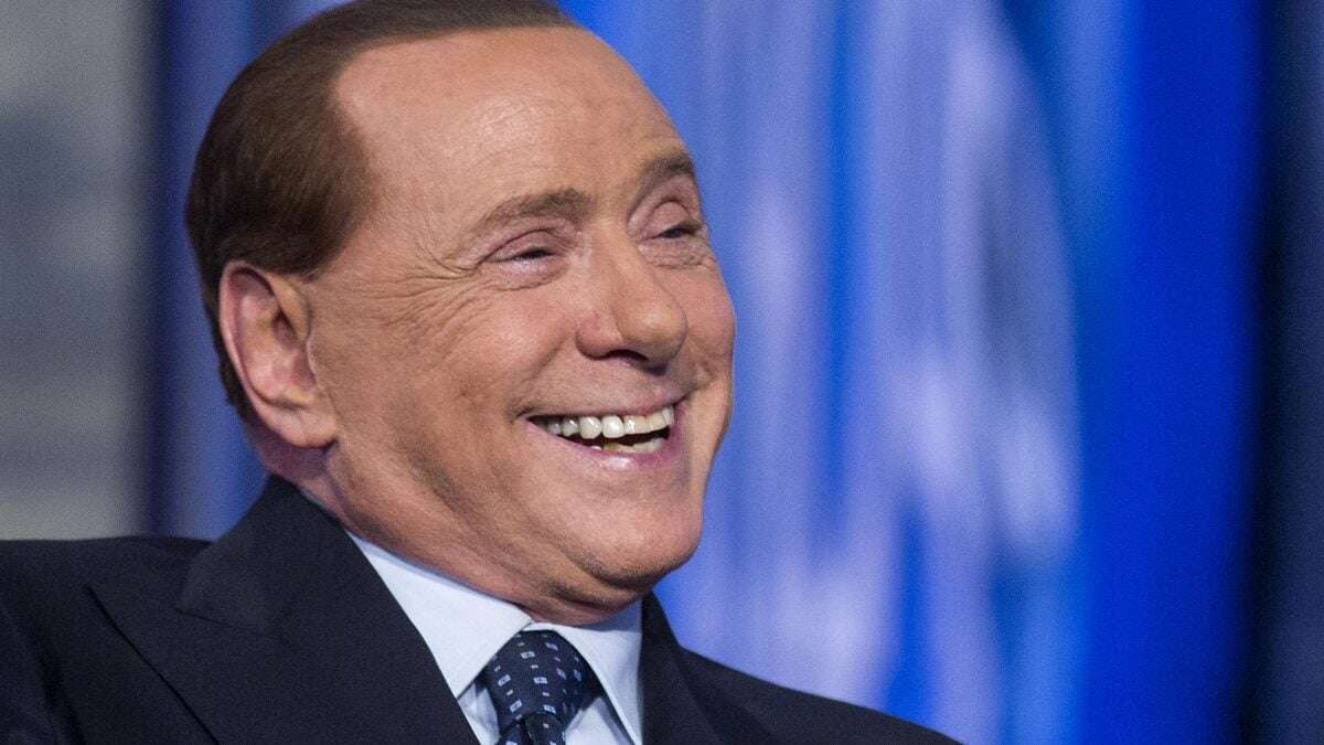 Silvio Berlusconi aveva una collezione di 25mila quadri, Sgarbi: 