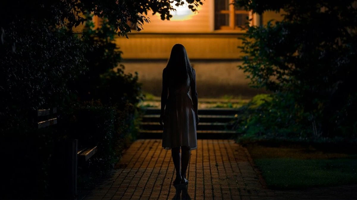 Vicino di casa stalker si appostava sul pianerottolo e bussava di notte: 