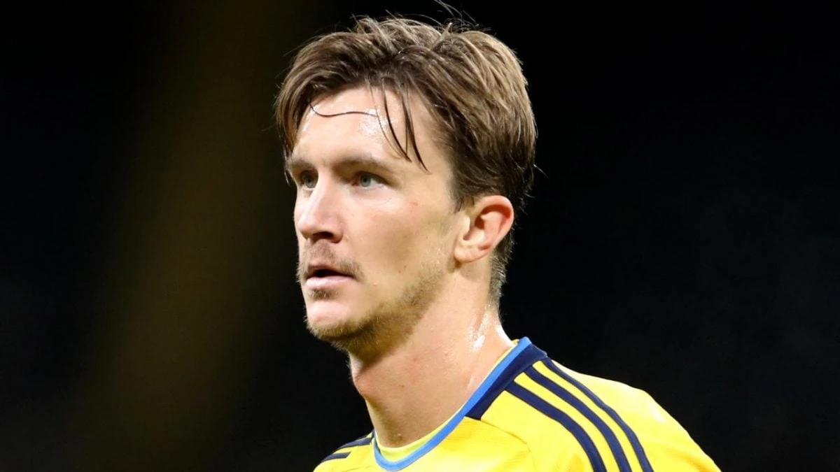 Kristoffer Olsson perde conoscenza a casa: 