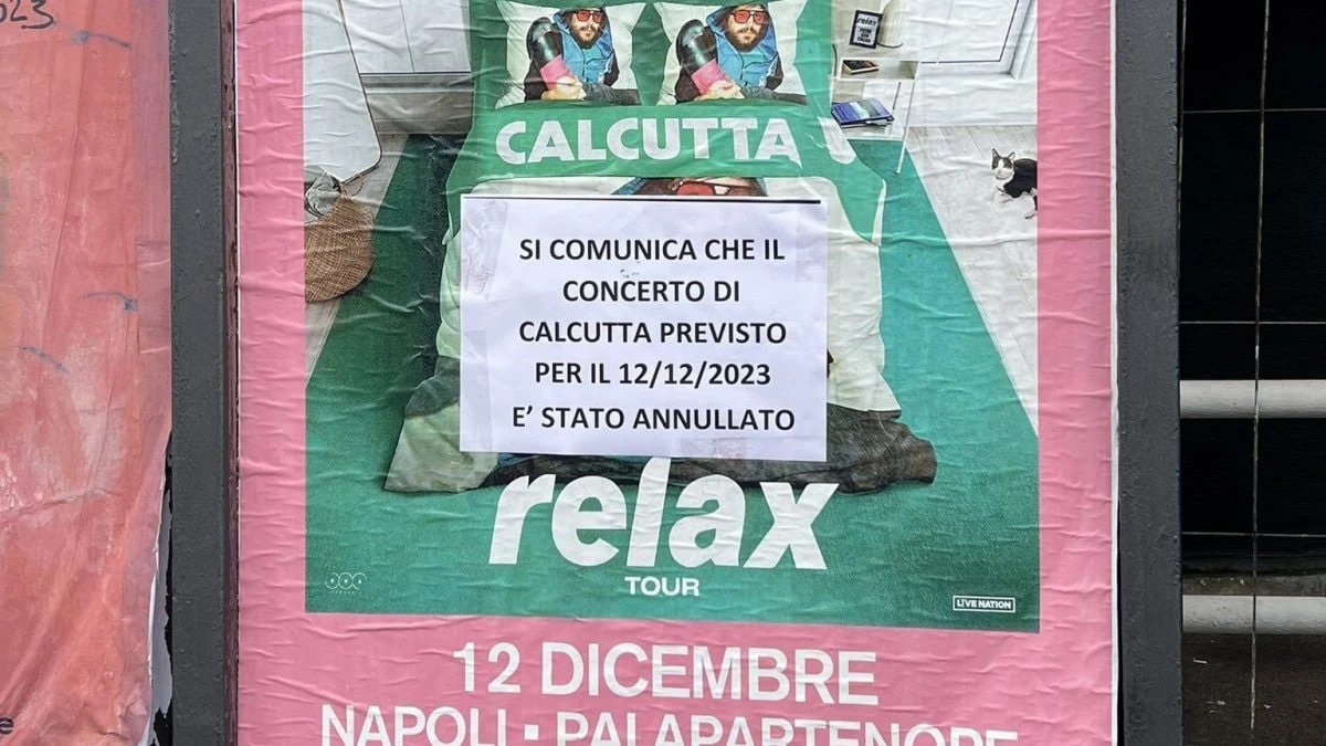 Annullato il concerto di Calcutta a Napoli stasera al Palapartenope, il cantautore ha l'influenza