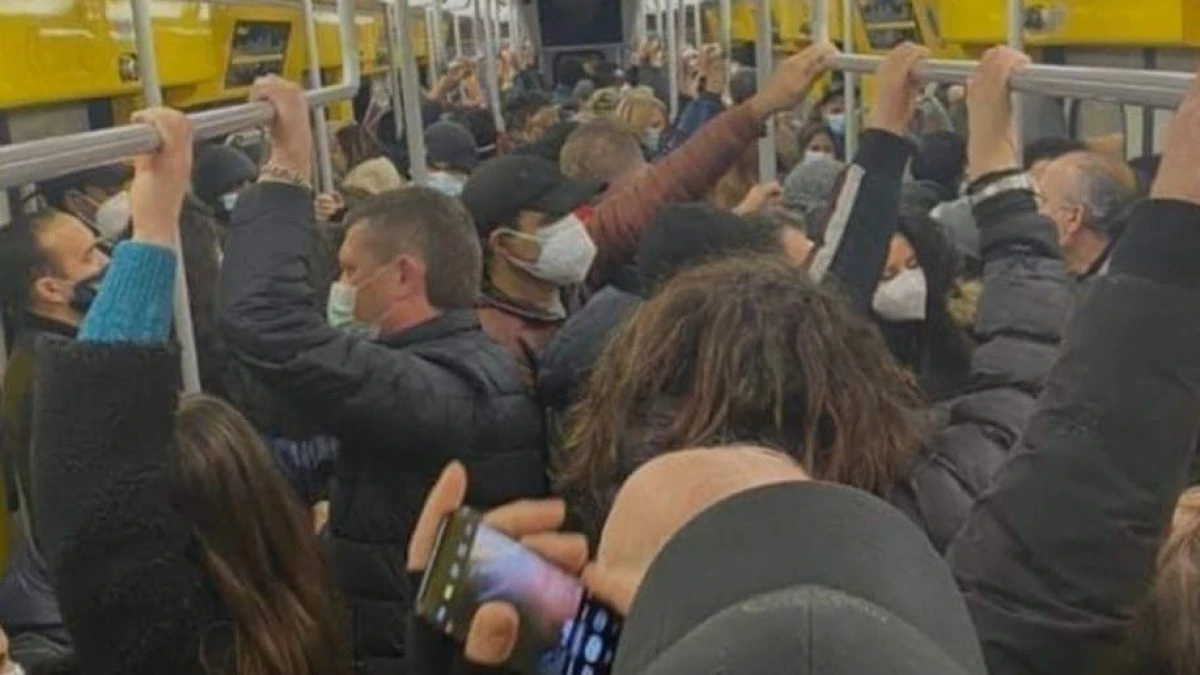 A Napoli un milione di viaggiatori sulla Metro Linea 1: boom nella Festa dell'Immacolata