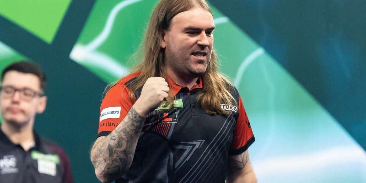 Ryan Searle setzt sich gegen Cameron Menzies durch und holt sich bei der Players Championship 4 den Titel