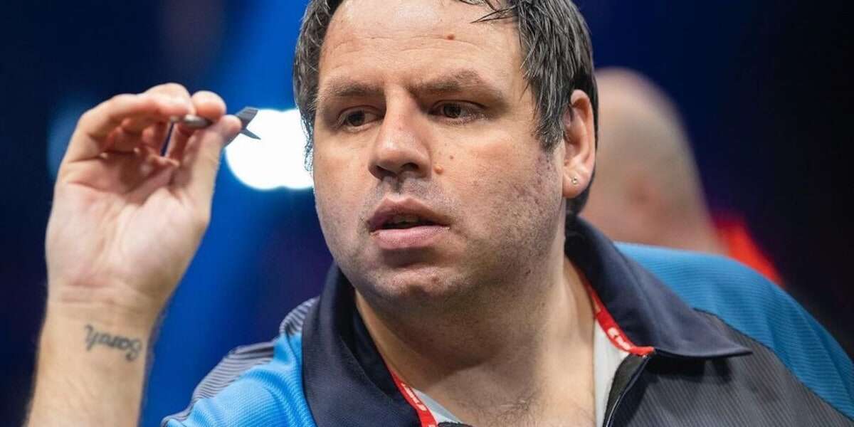 Der zweimalige Weltmeister Adrian Lewis wird nach mehr als zwei Jahren sein Comeback geben