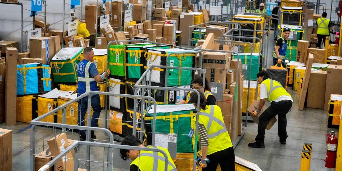 2000 Amazon-Mitarbeiter streiken und fordern Tarifvertrag