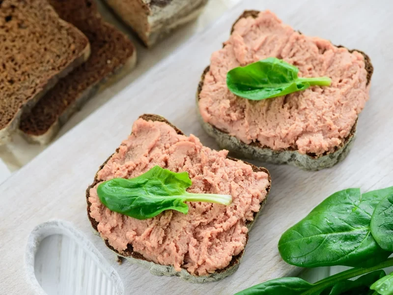 Smakuje jak pasztet, a nie zawiera grama mięsa. Ten dodatek do chleba robię w 20 minut