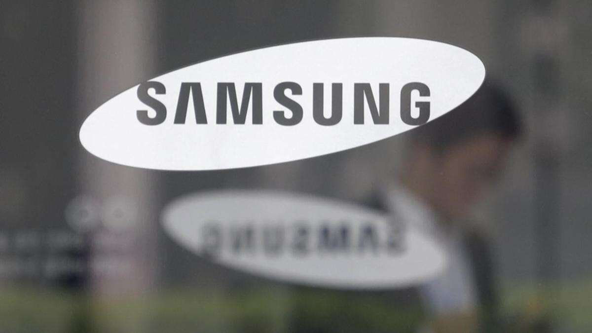 Indian police detain 100 striking Samsung workers