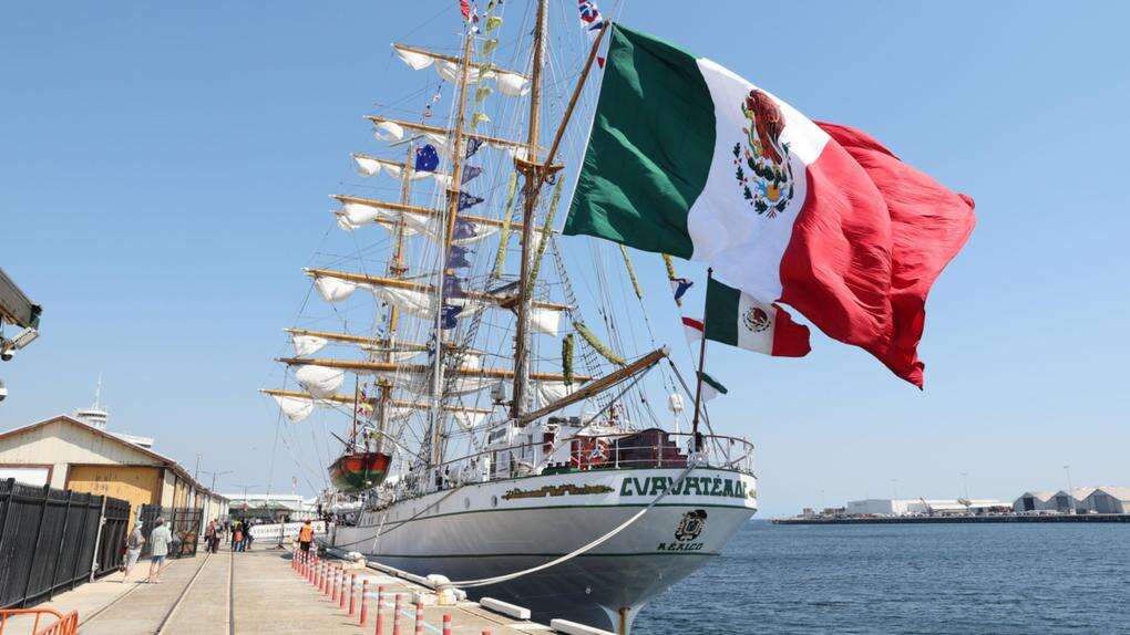 Mexican sailors aboard magnificent tall ship dock in Freo