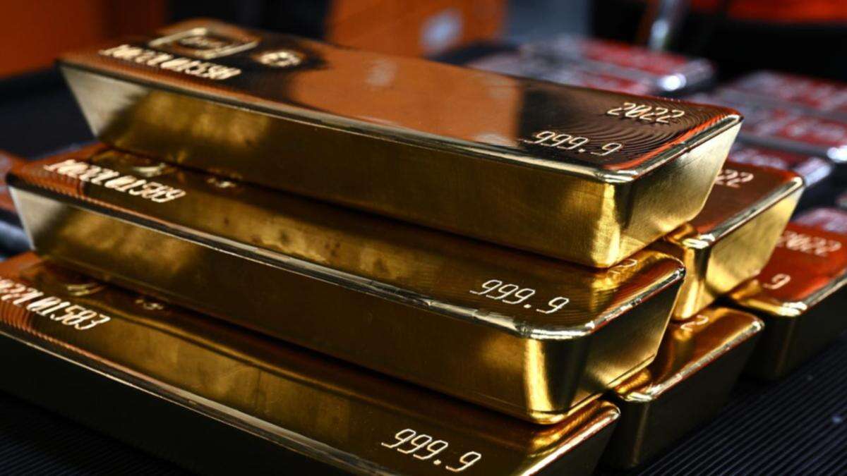 Aussie shares flirt with all-time high as gold sets one