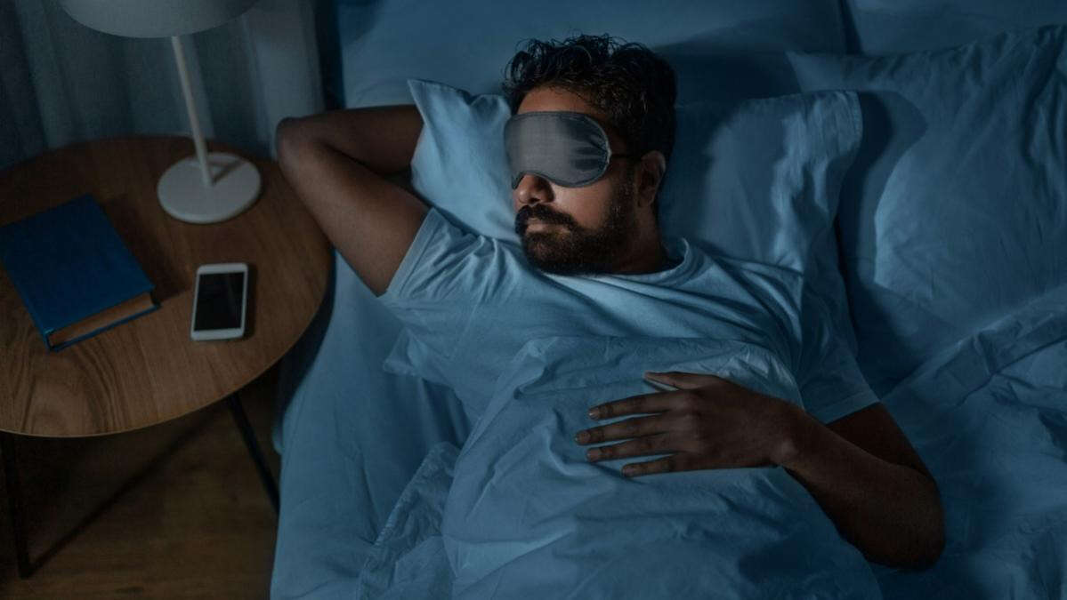 Wearing an eye mask is helping me lose weight