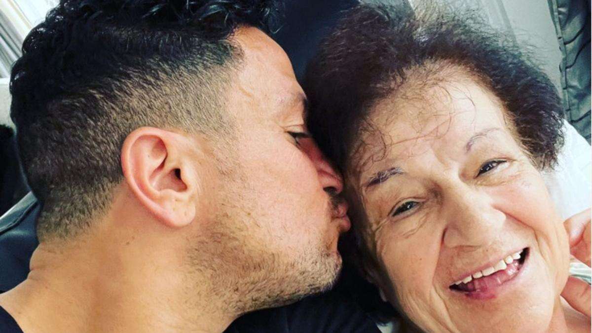 Peter Andre planning trip to Australia to visit sick mum