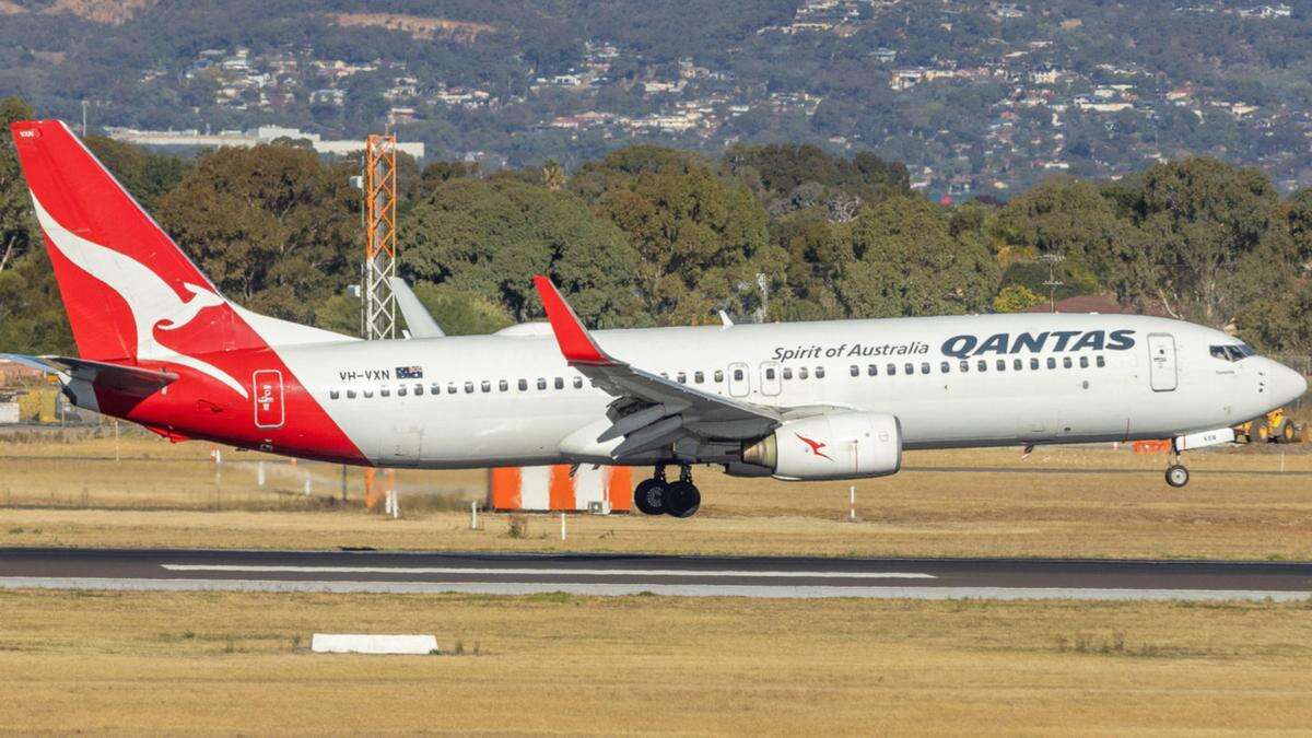 Qantas drops Asian hotspot sale