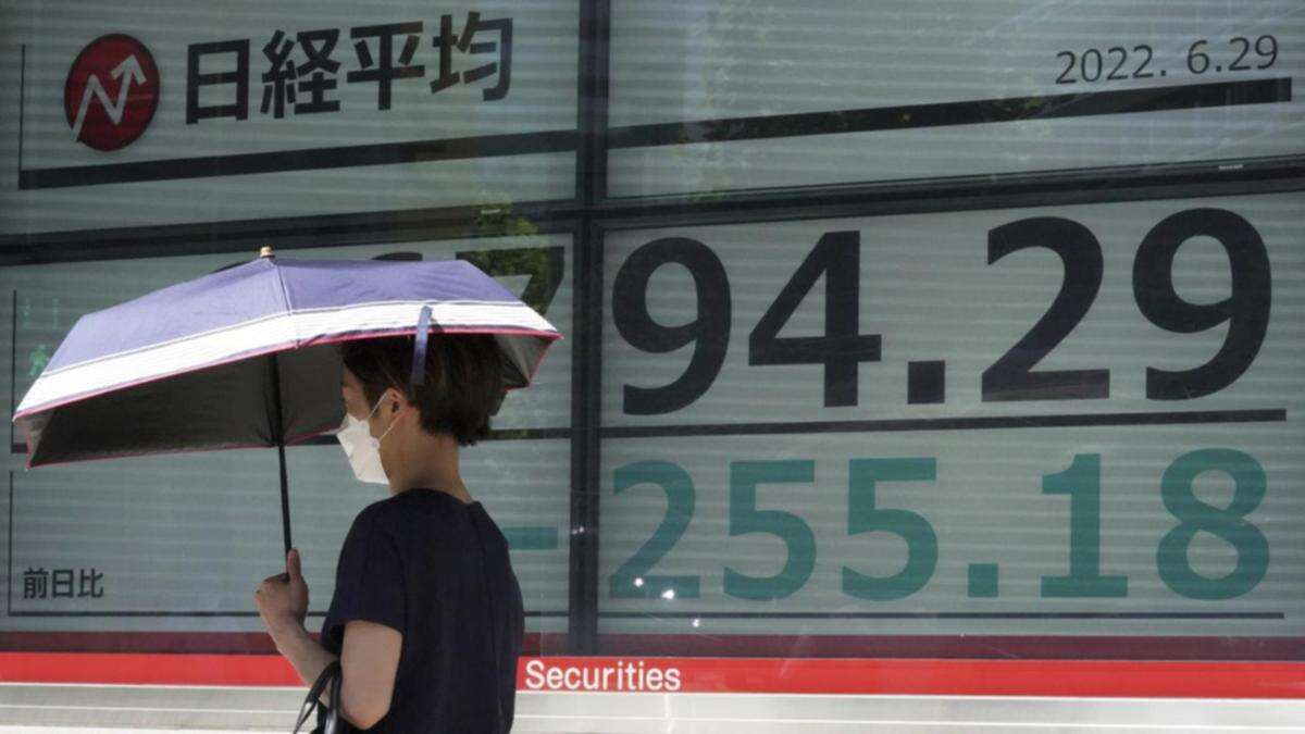 Asian shares up on Wall St tech boost, $US gains on yen