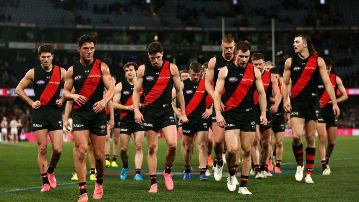 Bombers fall apart as Dogs, Hawks hunt finals berths