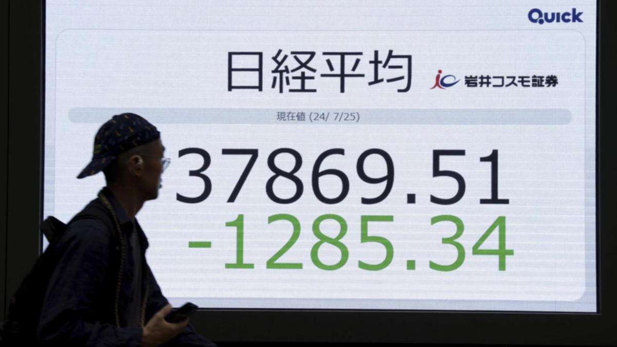 Asia shares extend global rally as yen surges