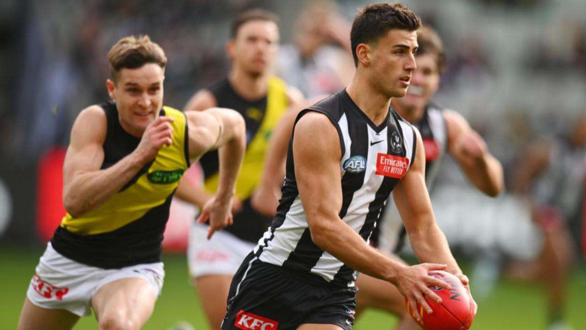 Daicos dazzles as Pies keep AFL finals hopes alive