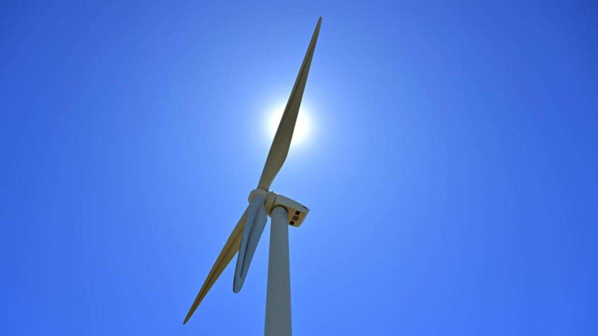 Energy minister's court loss offers wind farm reprieve