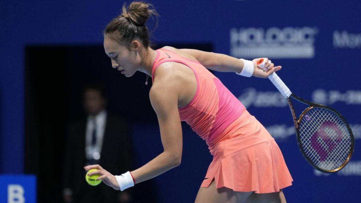 Big-serving Zheng marches into last four of WTA Finals