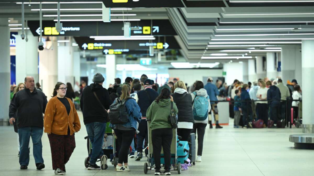 breakingAussies caught up in airport chaos after Border Force outage