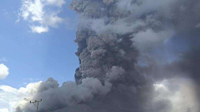 Huge volcano eruption kills nine, over 16,000 on the move