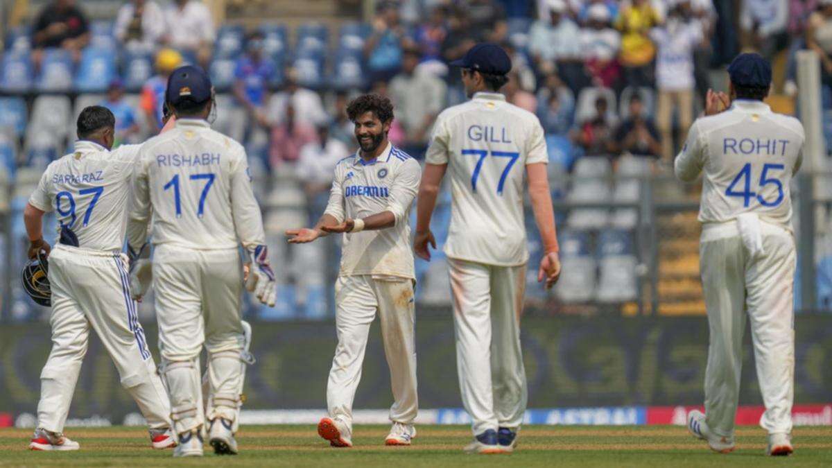 India bowls out New Zealand for 235 in third Test