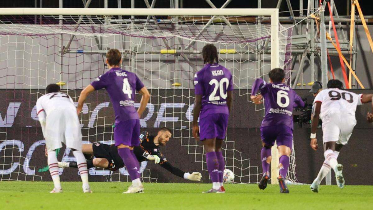 De Gea shines as Fiorentina beat AC Milan in Serie A