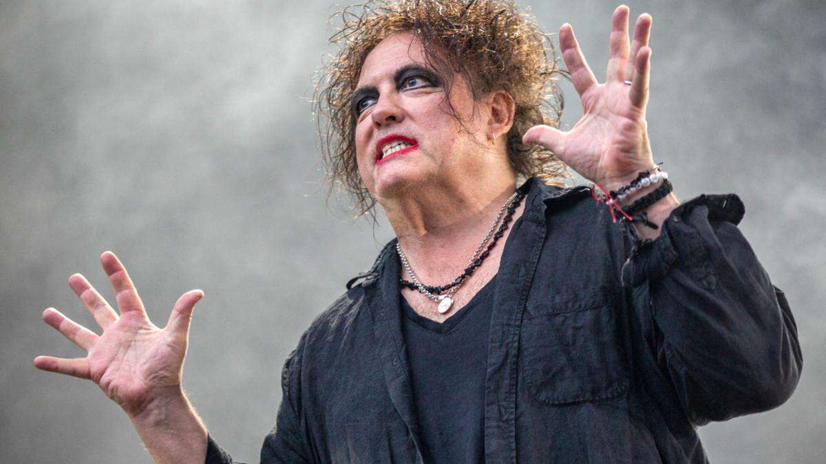 The Cure's Robert Smith speaks out on dynamic ticket pricing controversy: 'It's a scam...'