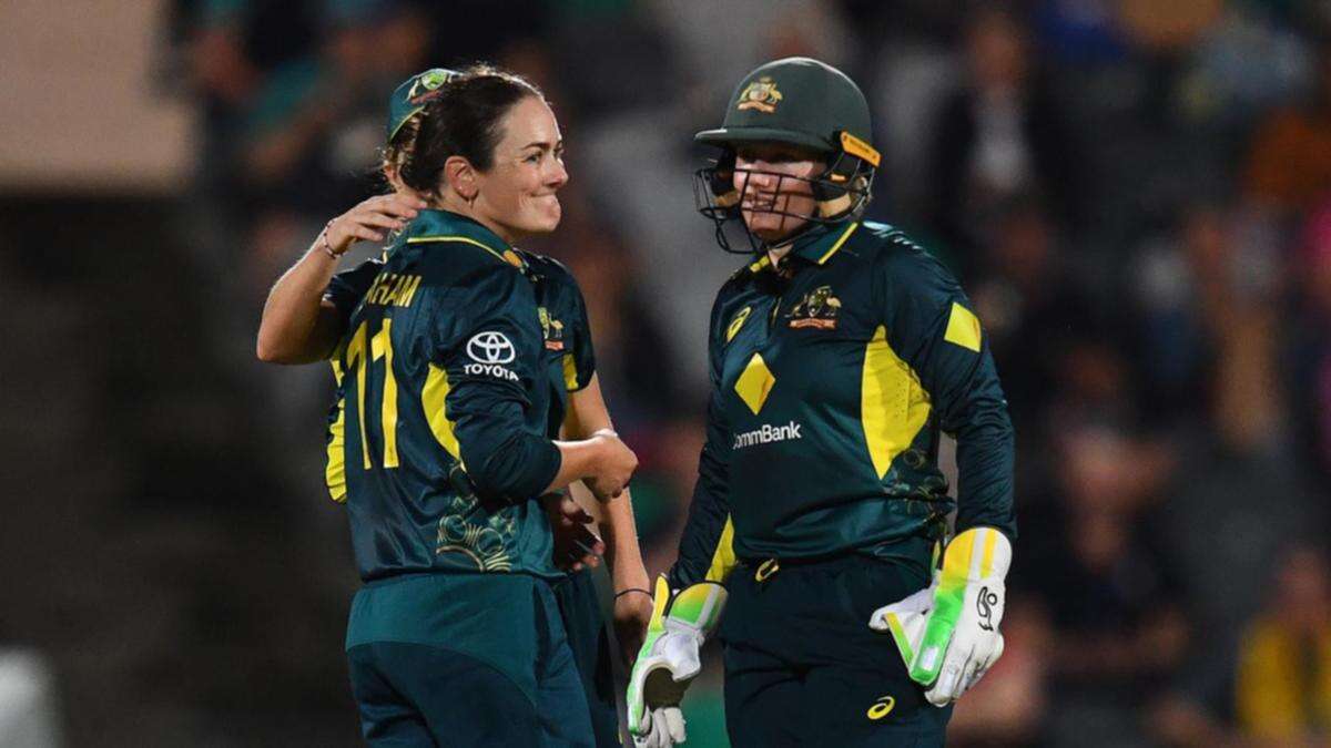 Injury-hit Aussies in SOS call to Heather Graham