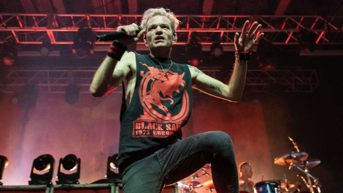 Deryck Whibley alleges abuse from former manager