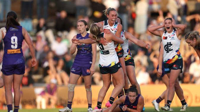 Dockers suffer the Blues after late-game heartbreak