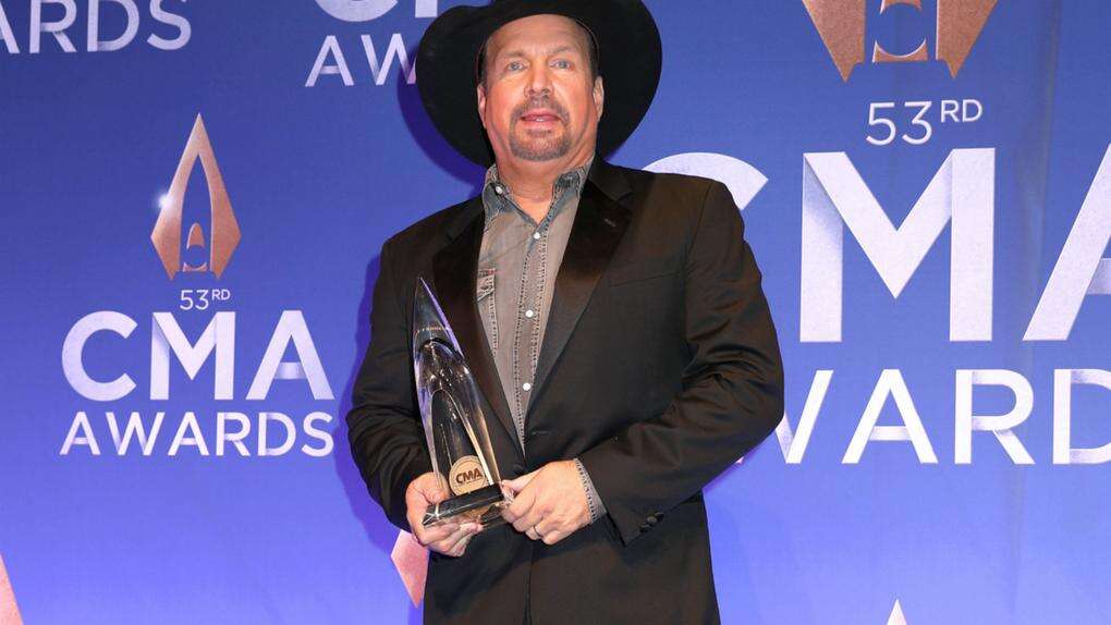 Garth Brooks alleges he's a 'victim of a shakedown'