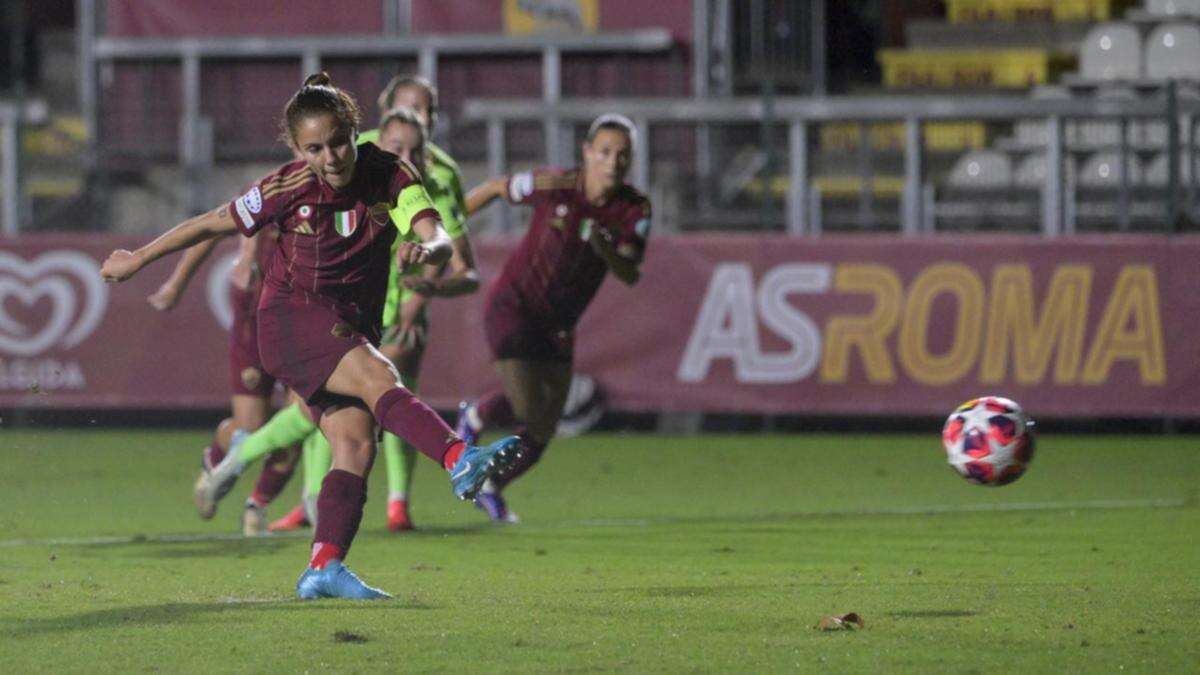 Roma kick off Champions League with win over Wolfsburg