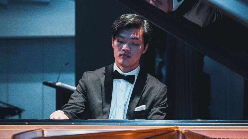 Prodigy wins piano award, but prize itself in doubt