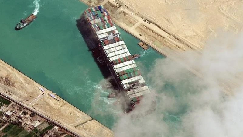 Early deal reached in Suez Canal ship row