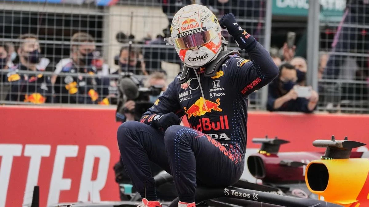 Mercedes vow maximum attack in next GP