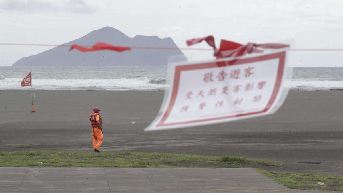 Taiwan shuts down ahead of Typhoon Krathon's arrival