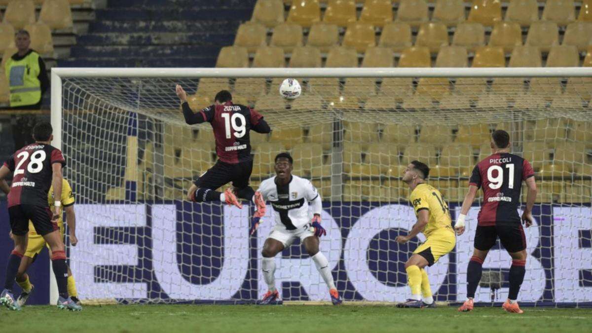 Cagliari moves off bottom of Serie A with win at Parma