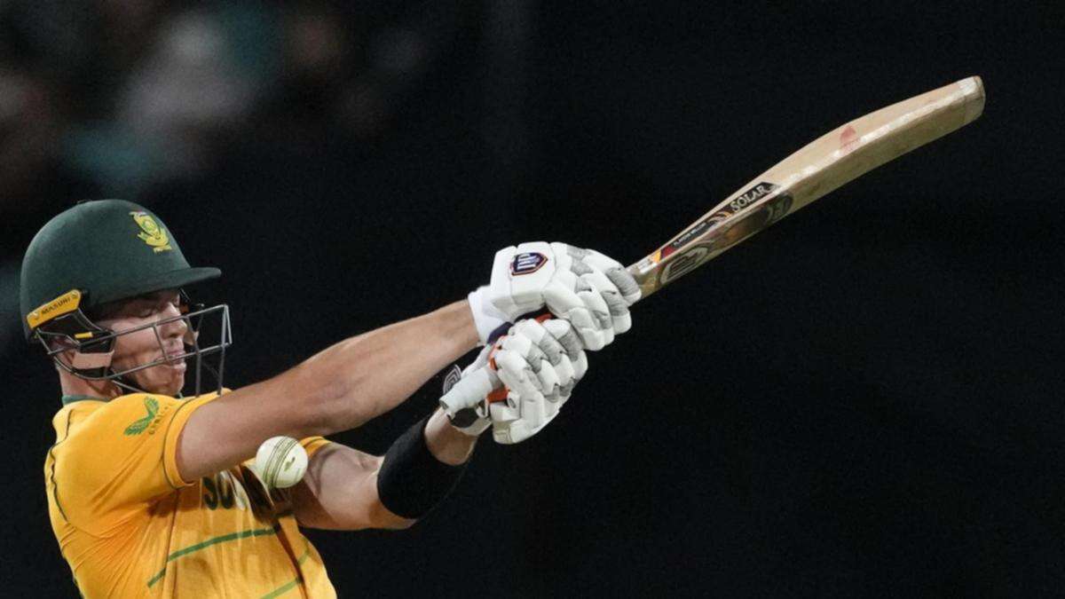 South Africa hammer Ireland by 139 runs in one-dayer