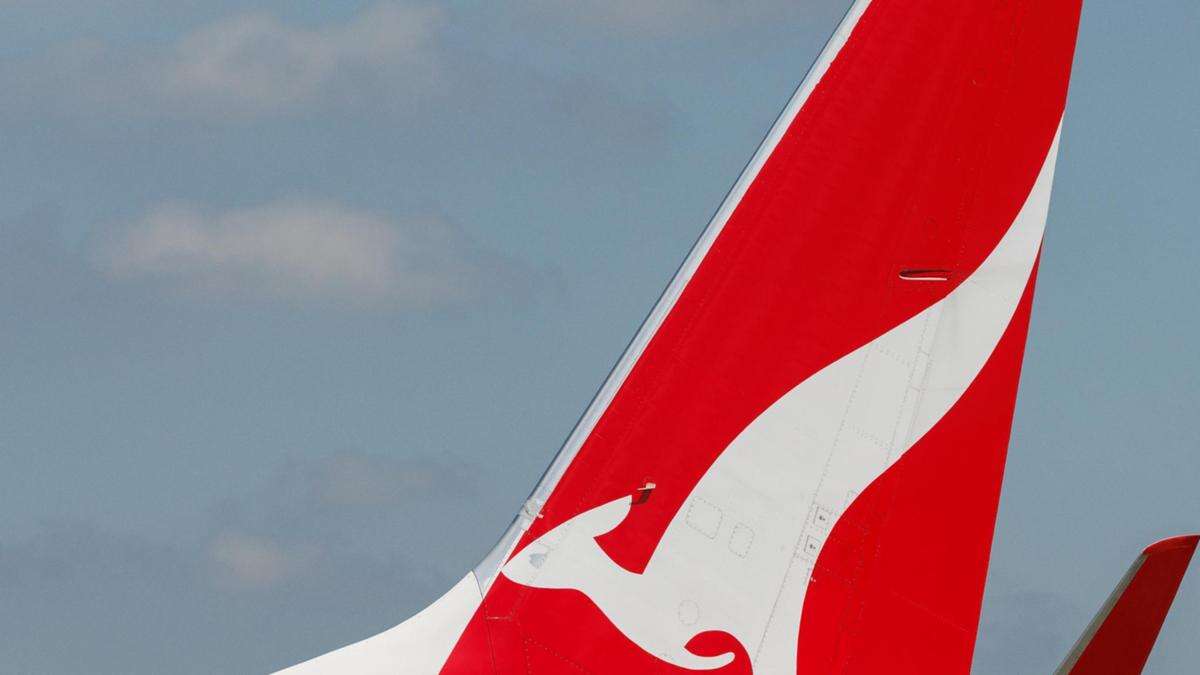 Qantas staff to strike at Monday peak hour