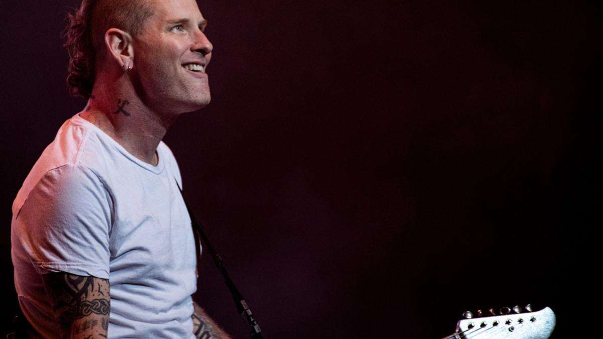 Corey Taylor defends 'irresponsible' Dave Grohl after fathering baby outside his marriage