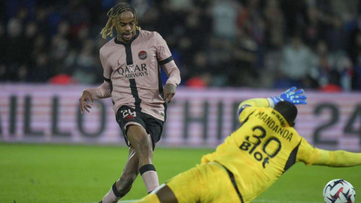 Barcola scores twice as PSG extend unbeaten league run