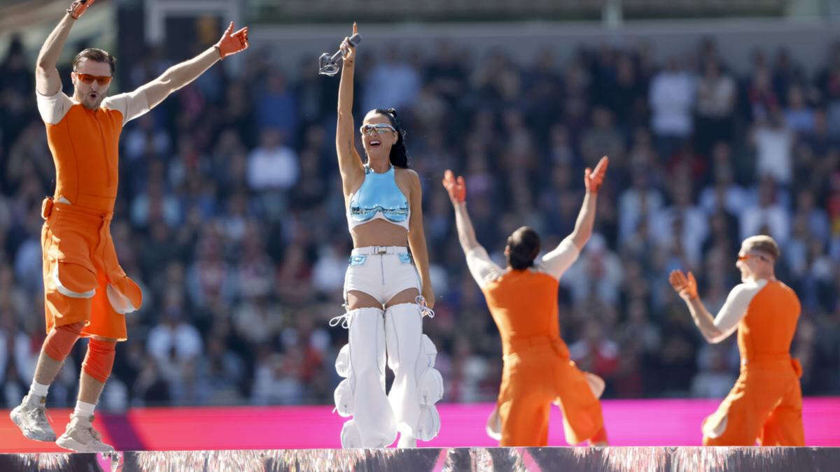 Katy Perry dazzles as MCG roars to life ahead of grand final