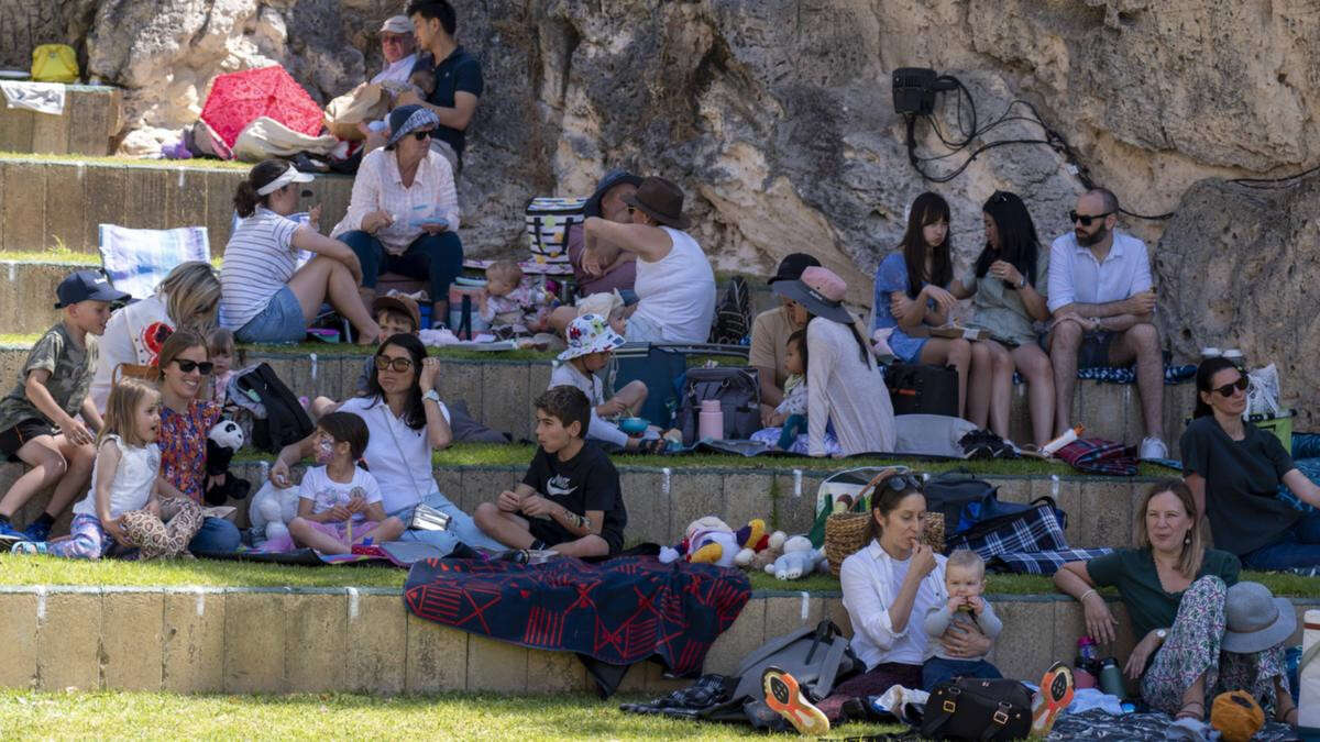 Cambridge marks 30th anniversary with picnic and plushies