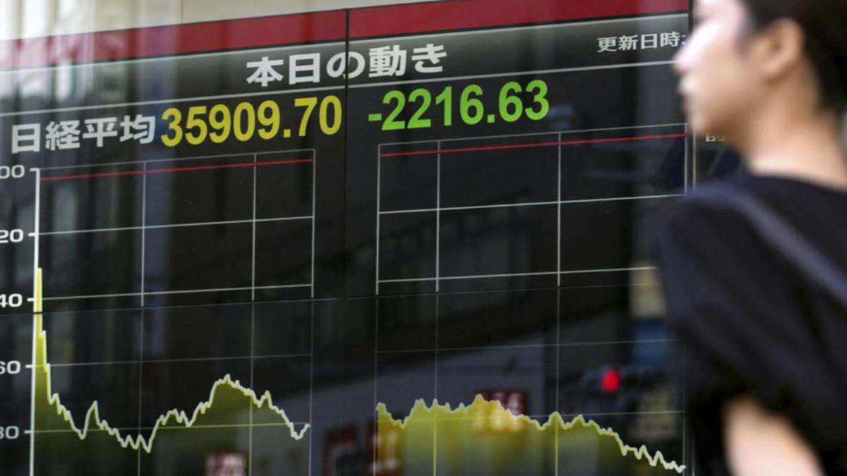 Asian stocks subdued, dollar drifts ahead of US holiday